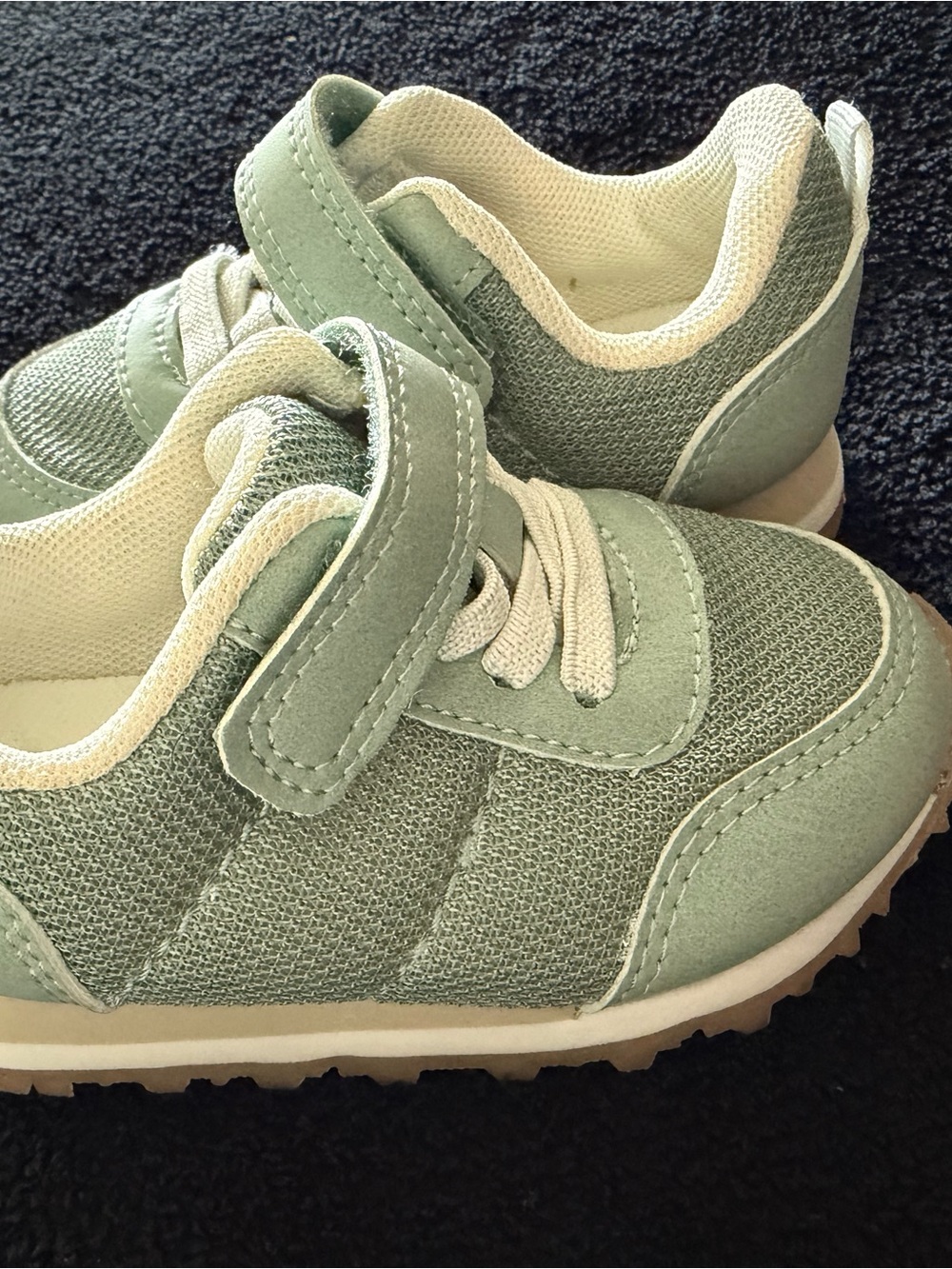 Brand NEW H&M Boys Sneakers Size 2.5-3.5